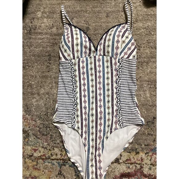 New. Jessica Simpson Moroccan Stripe Printed One-Piece Swimsuit. Retails $98 - Picture 5 of 8